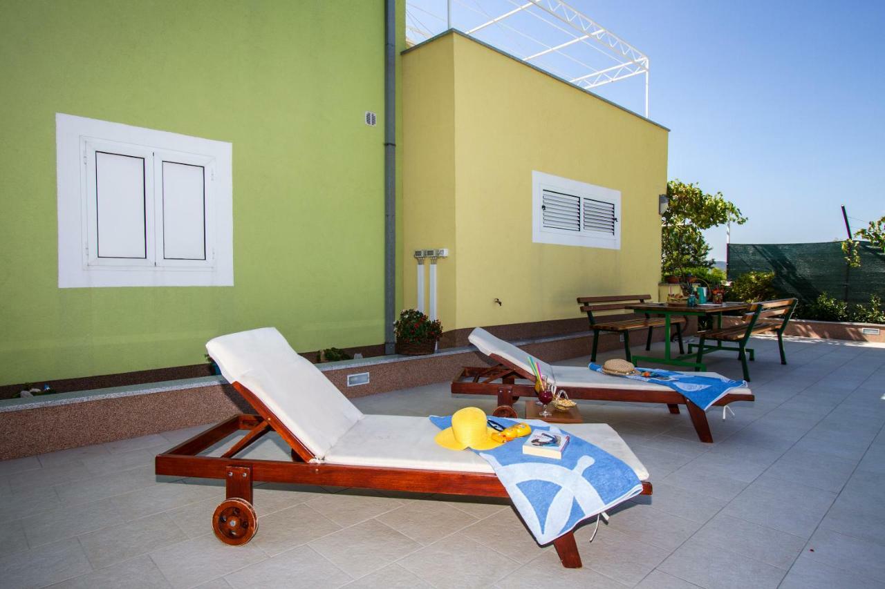 Holiday Residence Maja Katuni Eksteriør bilde